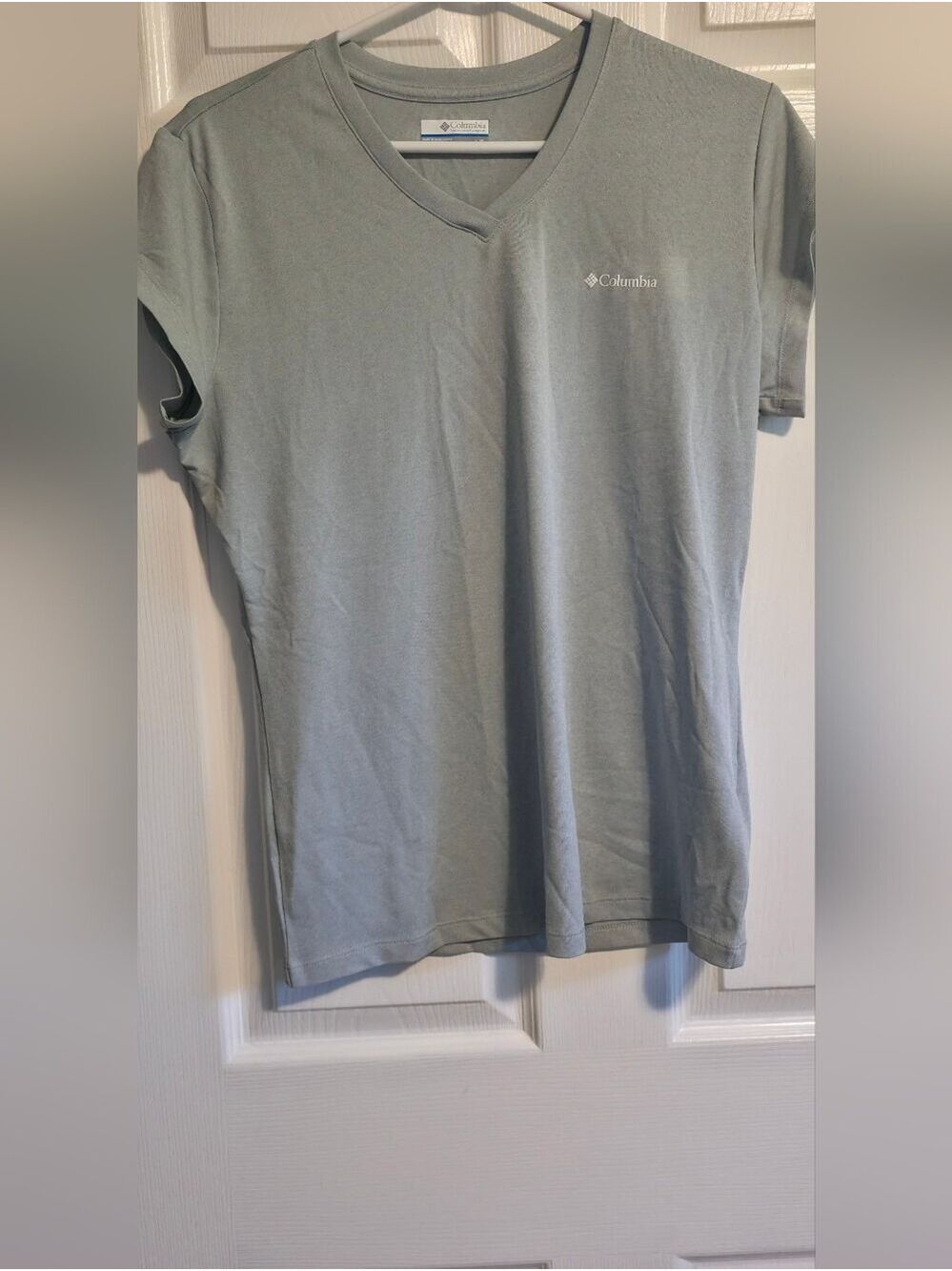 4/$67 Deal! Columbia V-Neck Tee in Muted Light Grey